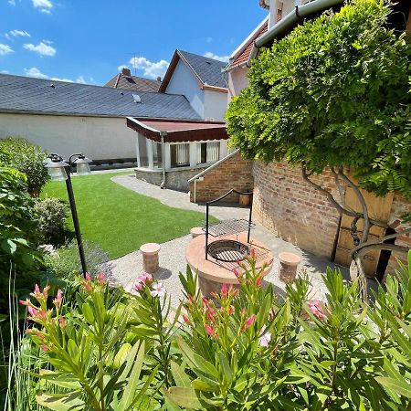 Zoli Apartmanok-Zoli Koelcsey 19 Villa Hajduszoboszlo Exterior photo